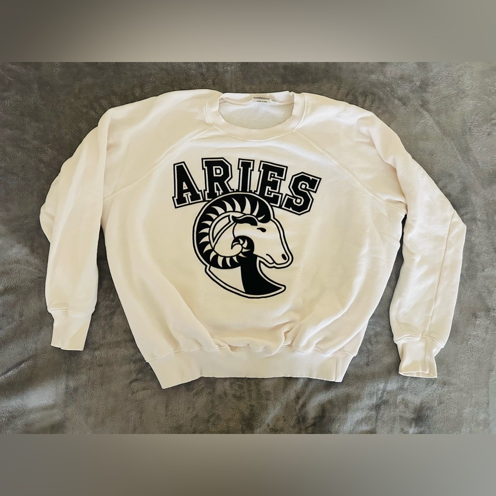 Good American Aries Zodiac Oversized Sweatshirt